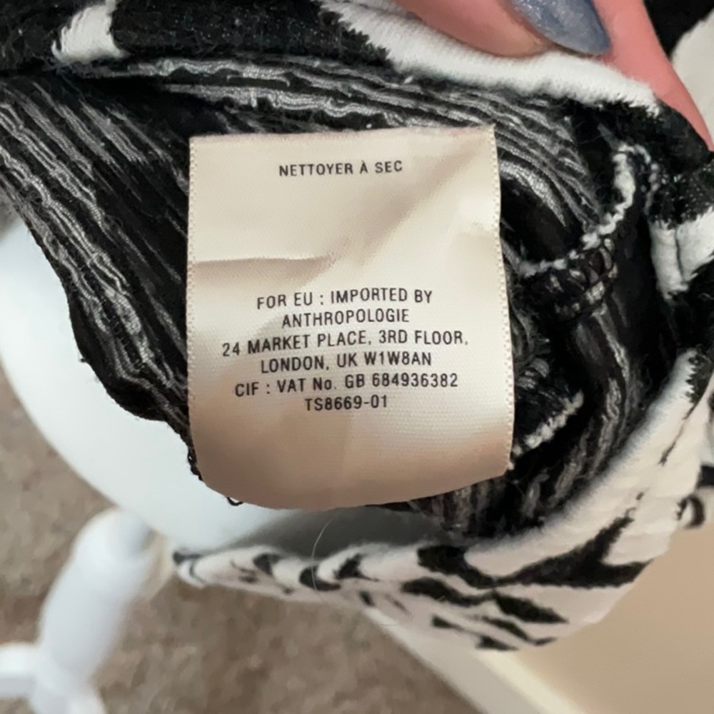 Anthropologie Black and White Patterned Short Sleeve Top - Picture 7 of 8